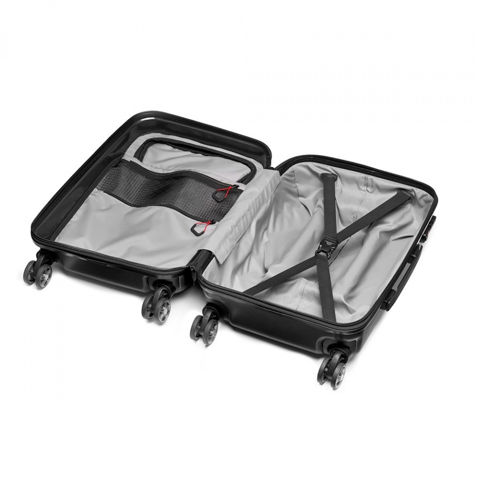 Prázdný Manfrotto Spin-55 připravený pro cestovní použití