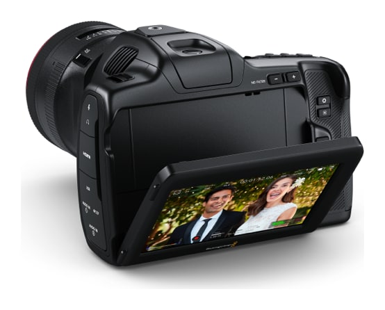 Blackmagic Pocket Cinema Camera 6K Pro – Naklápěcí HDR displej s jasem 1500 nitů