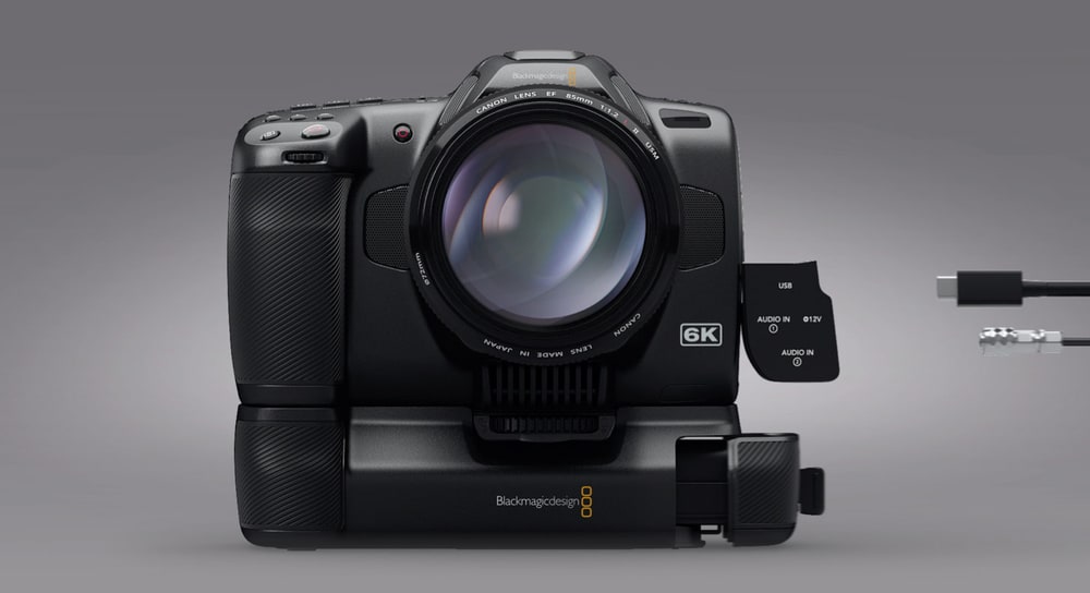 Blackmagic Pocket Cinema Camera 6K G2 – Baterie NP-F570 a Battery Pro Grip