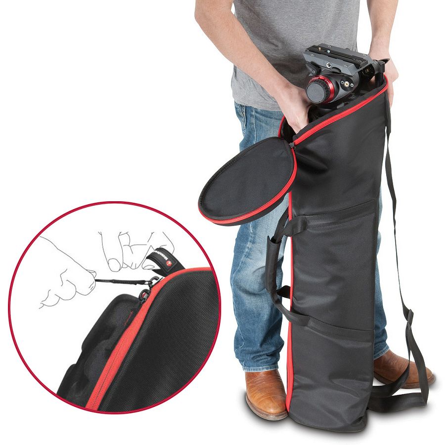 Vkládání stativu do brašny Manfrotto MBAG90PN