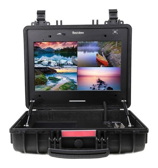 Monitor v přenosném kufru