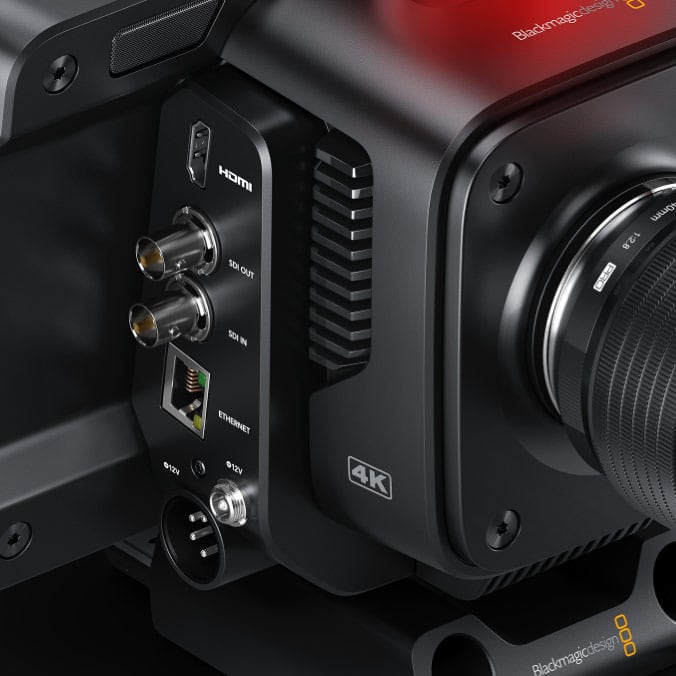 Blackmagic Design Studio Camera 4K Pro G2 – Konektory na bocích