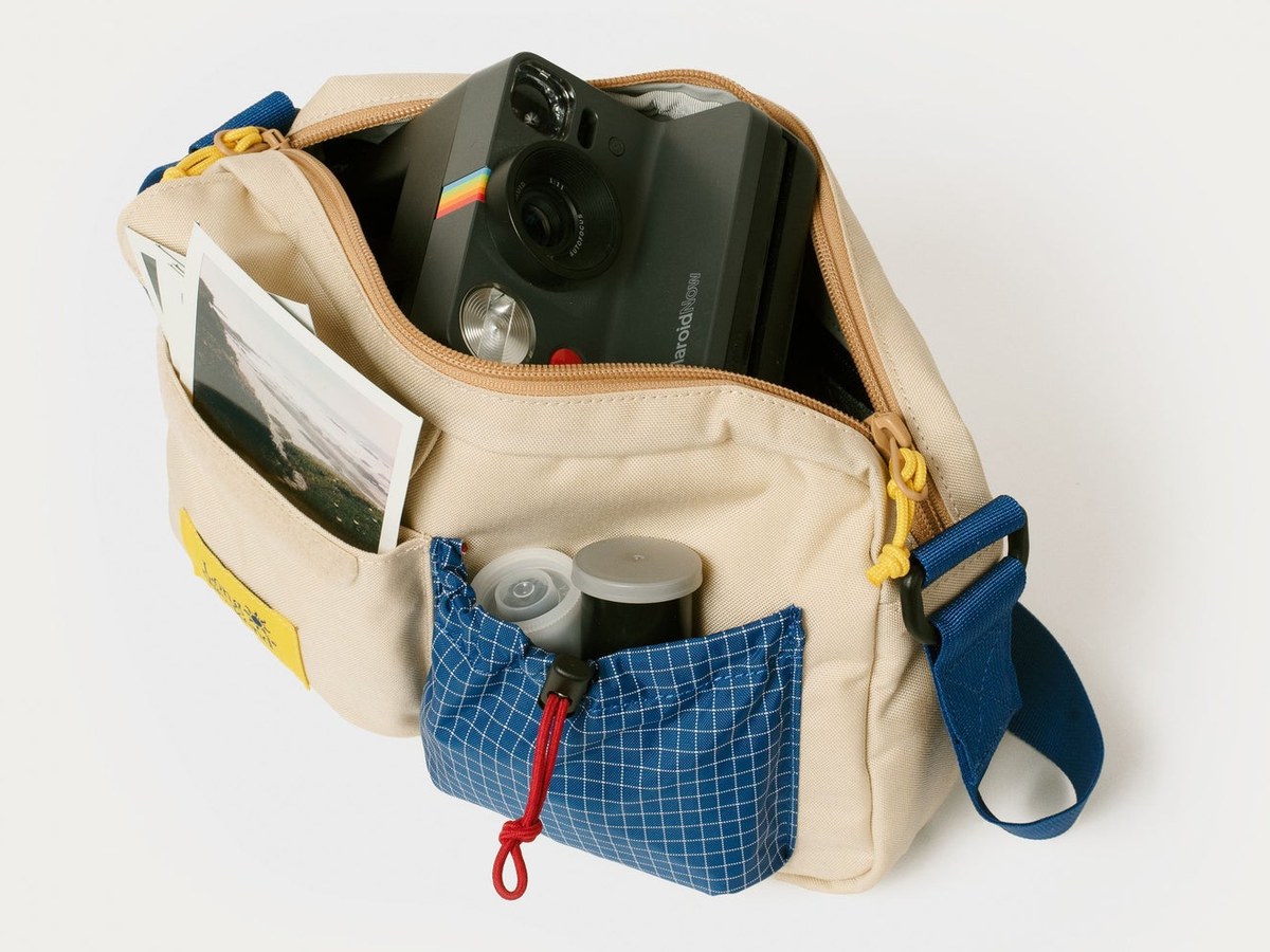 Santa Fe Shoulder Bag Creme Multi mit Kamera und Filmen