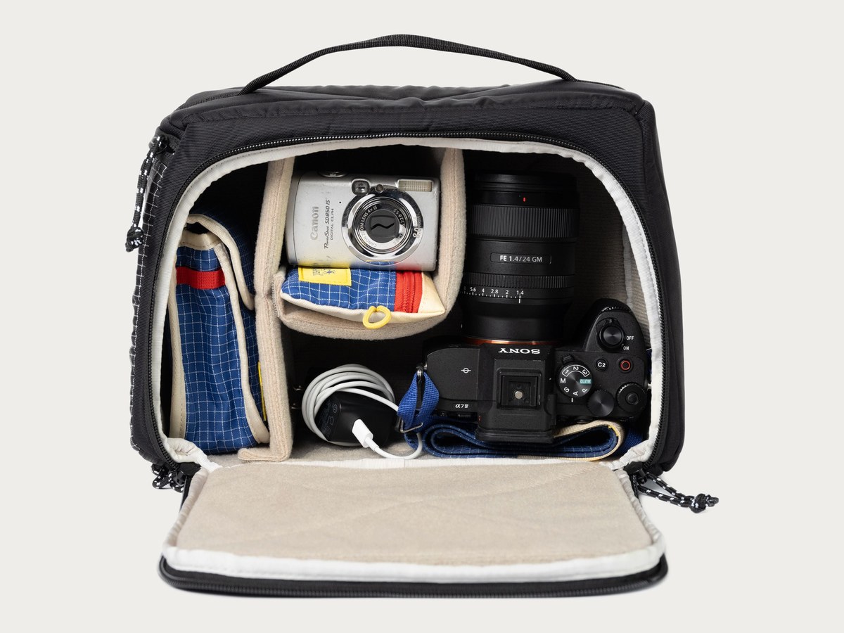 Loaded Morro Camera Cube with camera and accessories
