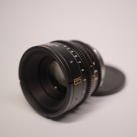 Dulens APO Mini Prime 85 mm focus and aperture gear detail