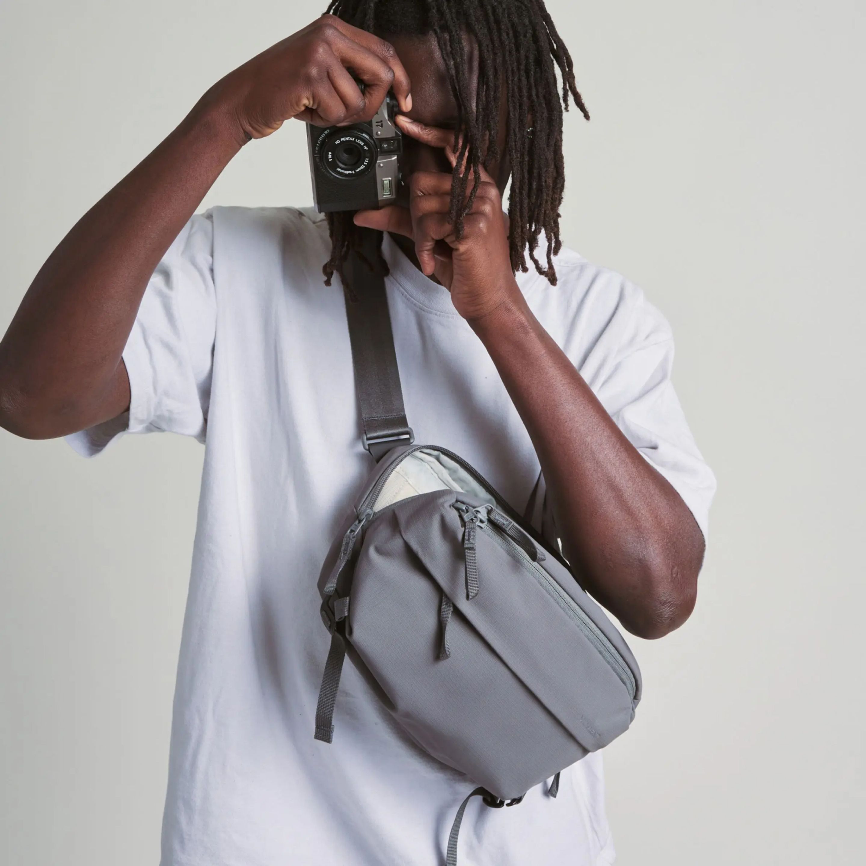 Vnitřní uspořádání a vybavení brašny Moment Switch Sling 4L
