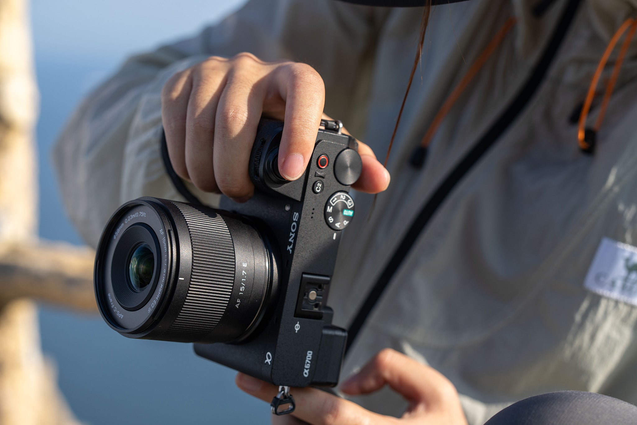 Viltrox 15 mm F1.7 Air na fotoaparátu