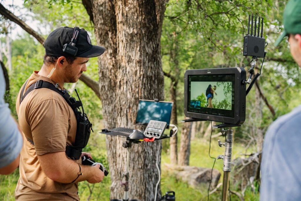 Atomos Sumo 19SE při práci v terénu