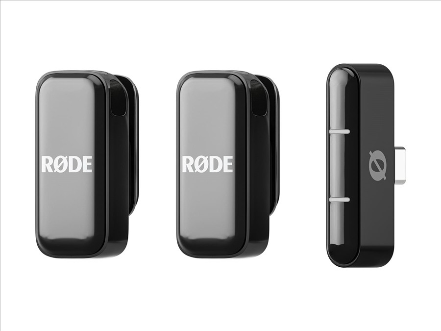 Ultrakompaktní dvoukanálový bezdrátový mikrofonní systém v černá provedení s přijímačem USB-C, inteligentním GainAssist a celkovou výdrží až 21 hodin s nabíjecím pouzdrem.