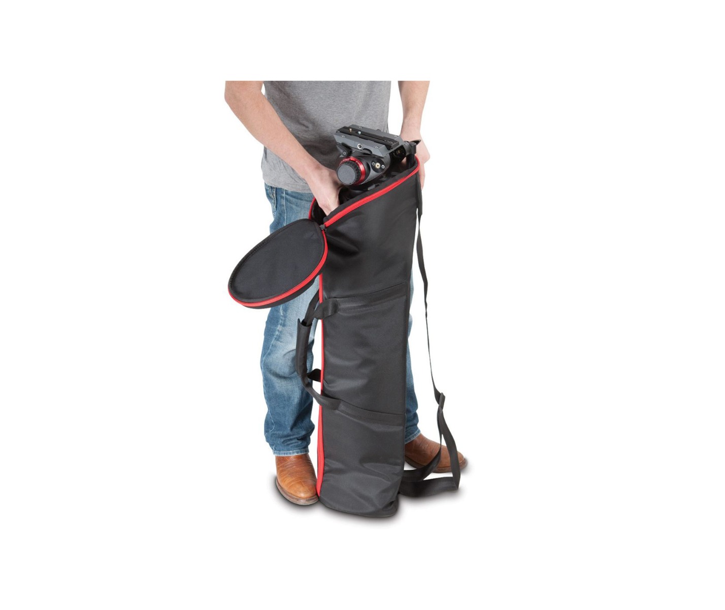 Vkládání stativu s nasazenou hlavou do brašny Manfrotto MBAG80N
