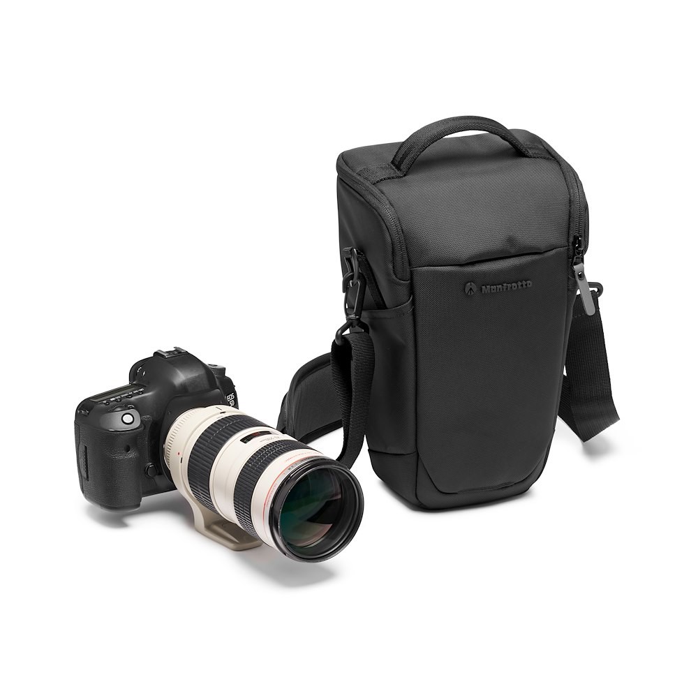 Fotoaparát v pouzdře Manfrotto Advanced Holster L III