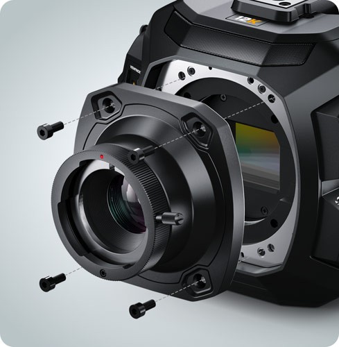 Detail optiky bajonetu Blackmagic URSA Cine Mount B4