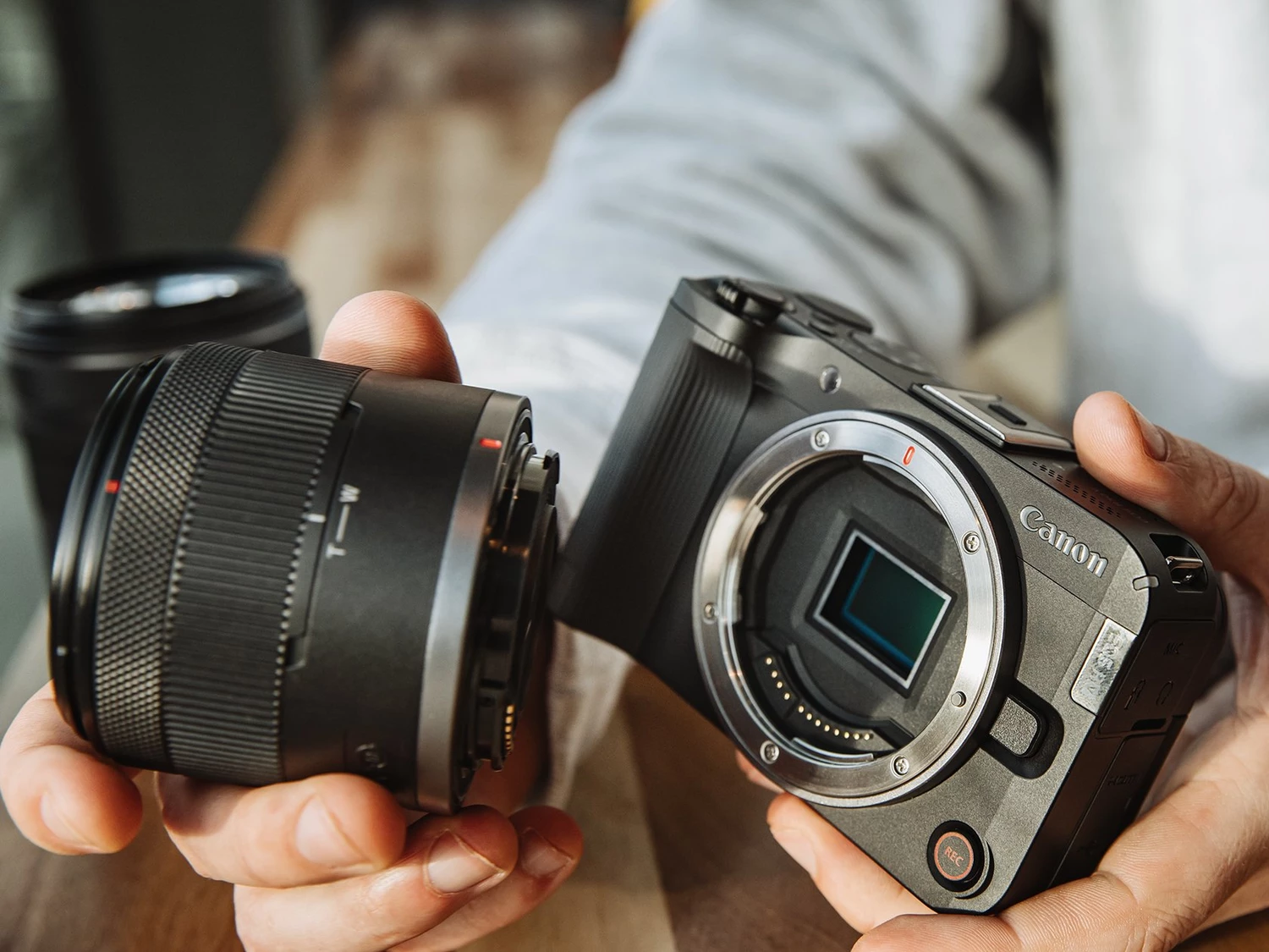Canon EOS R50 V