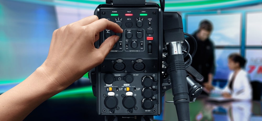 Blackmagic Design Camera Fiber Converter – Studiové ovládání na zádech kamery