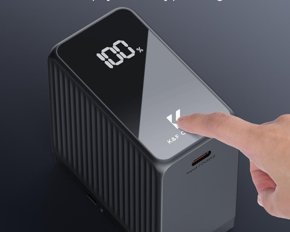 Dotykový OLED displej a USB-C