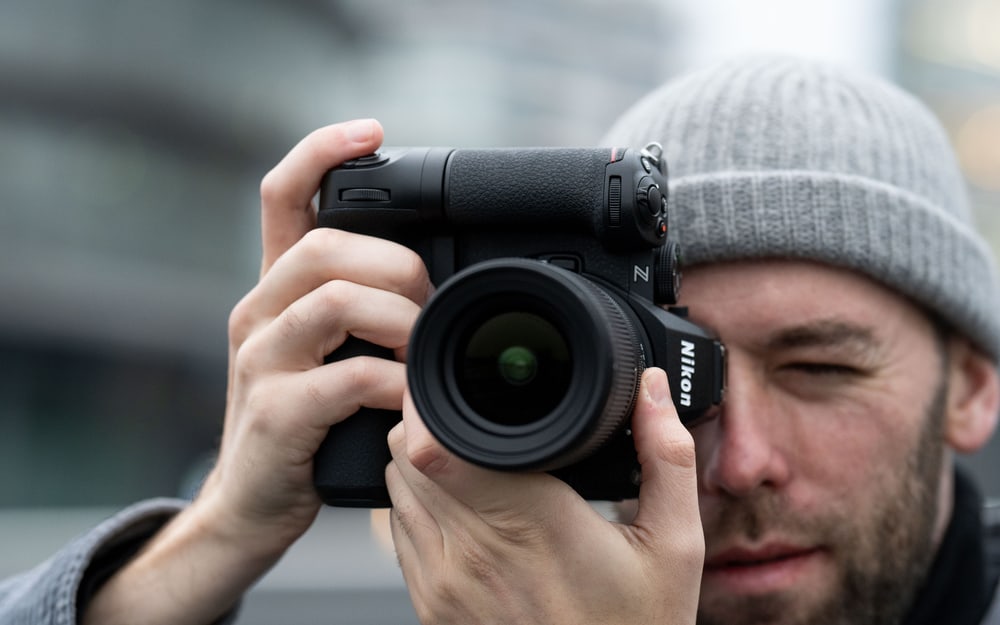 Kompaktní full-frame s funkcemi profesionálů