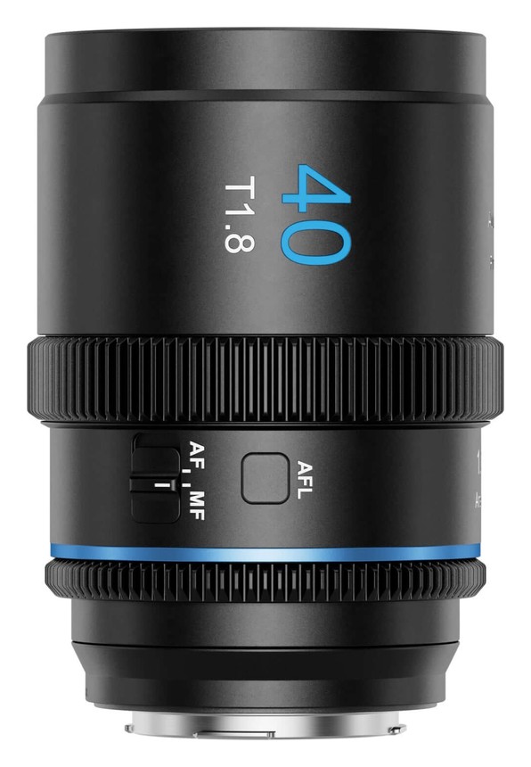 Sirui 40 mm T1,8 1,33× S35 AF anamorfní (Sony E, modrý odlesk)