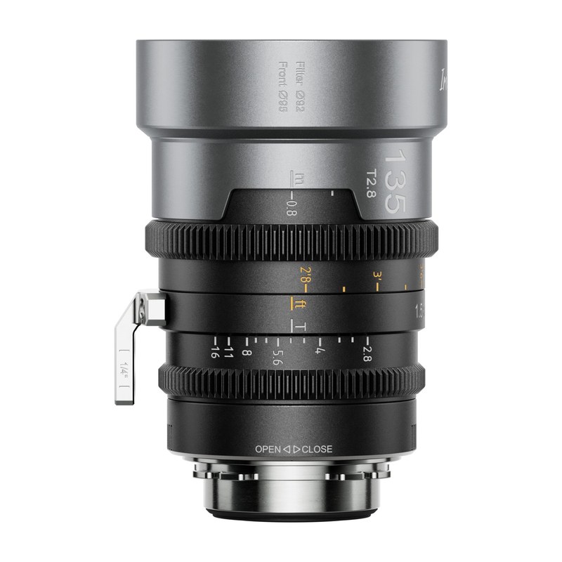 Sirui IronStar 135 mm T2,8 1,5× FF anamorfní objektiv (neutrální odlesk)
