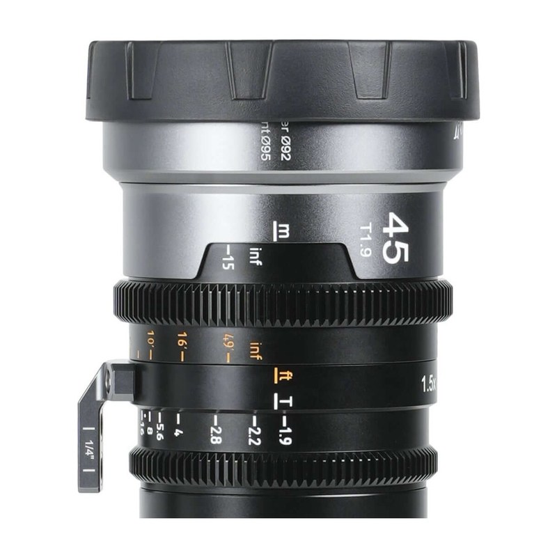 Sirui IronStar 45 mm T1,9 1,5× FF anamorfní objektiv (modrý odlesk)