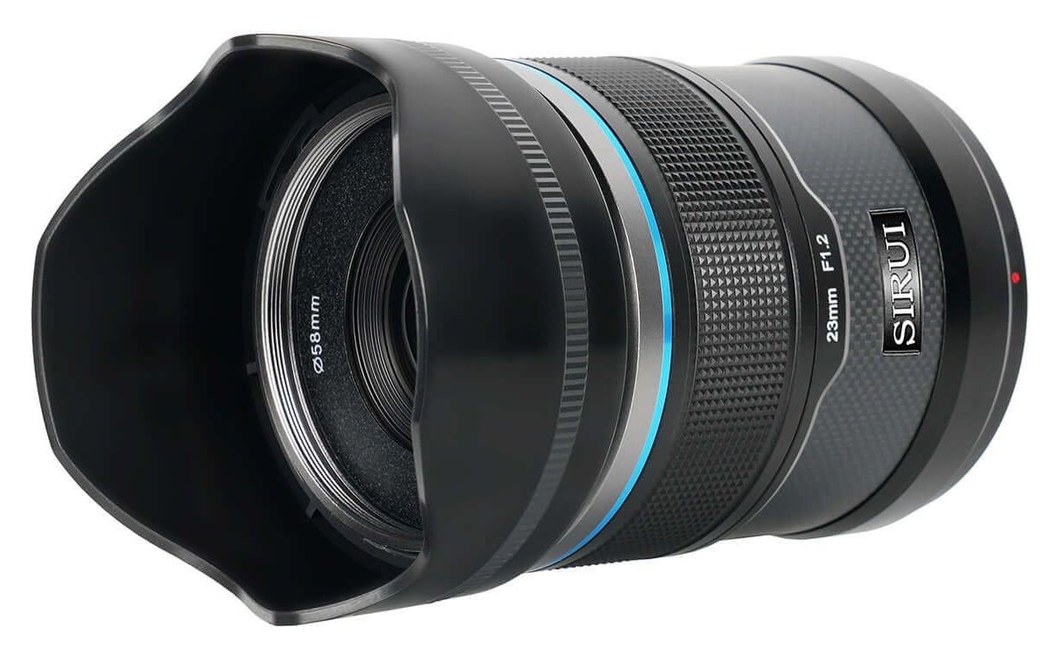 Sirui Sniper 23mm F1,2 APS-C AF objektiv, Sony E, černý – Černé provedení: povrch z uhlíkových vláken