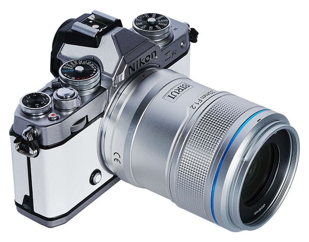 Sirui Sniper 33mm F1,2 APS-C AF objektiv, Nikon Z, stříbrný – Stříbrné provedení: hliníková slitina
