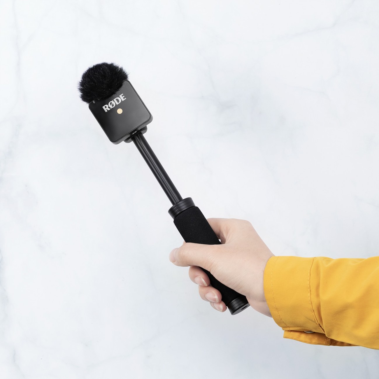 RODE Wireless Go Handle for Interview Using