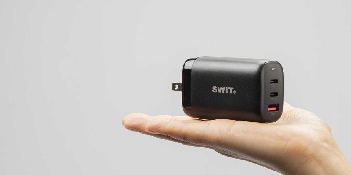 SWIT UC-2065 nabíječka USB-C 65 W