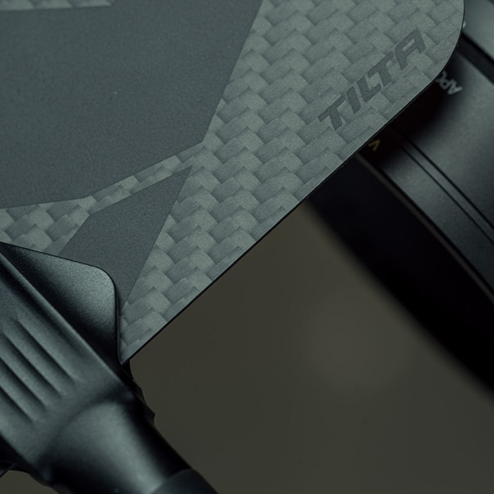 Z uhlíkového vlákna, extrémne ľahká