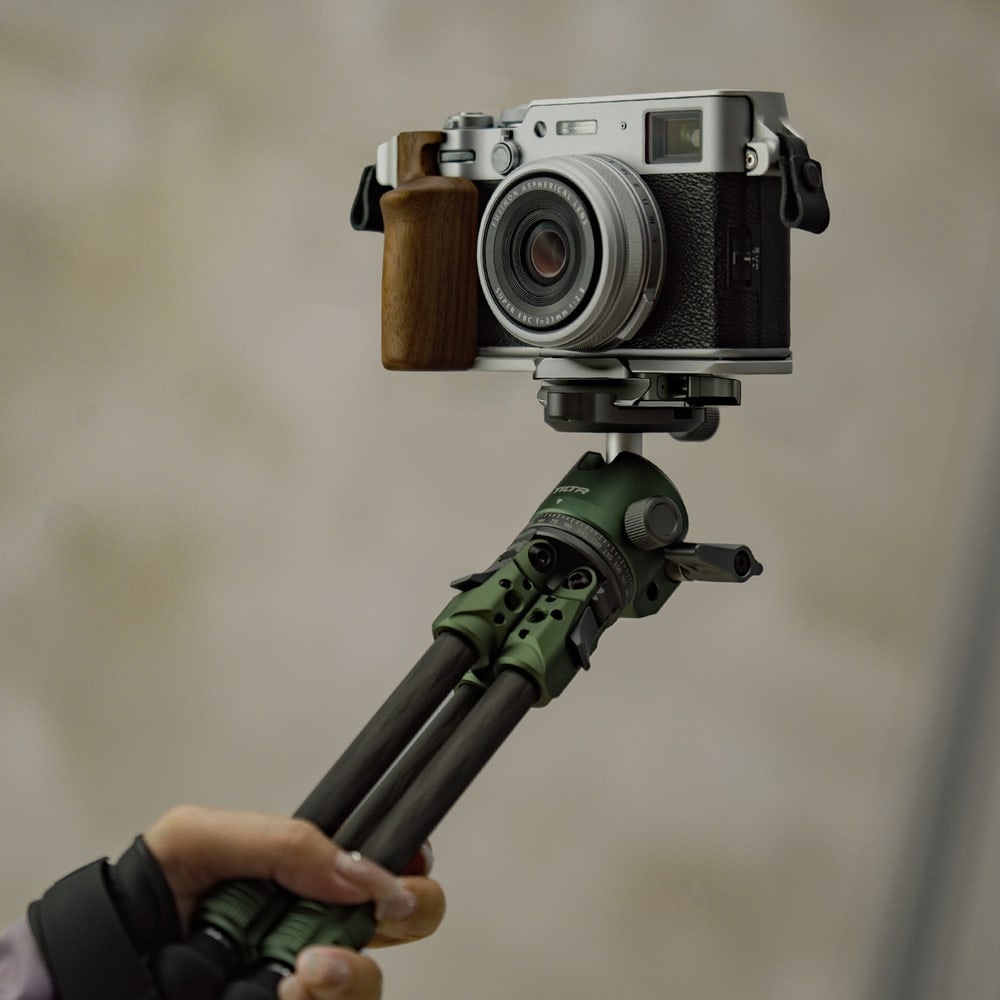 Vespod montážní bod pro stativ