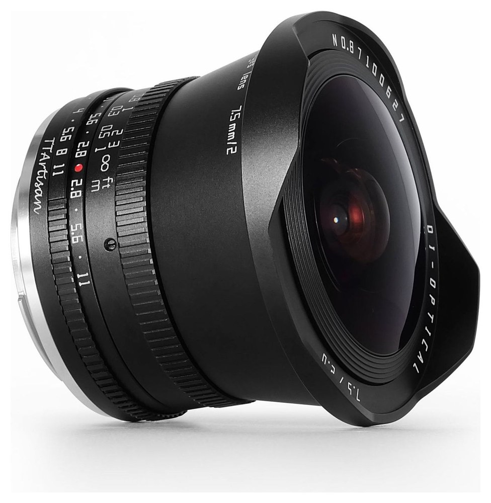 TTArtisan APS-C 7.5mm F2 Fisheye – Optika z 11 prvků