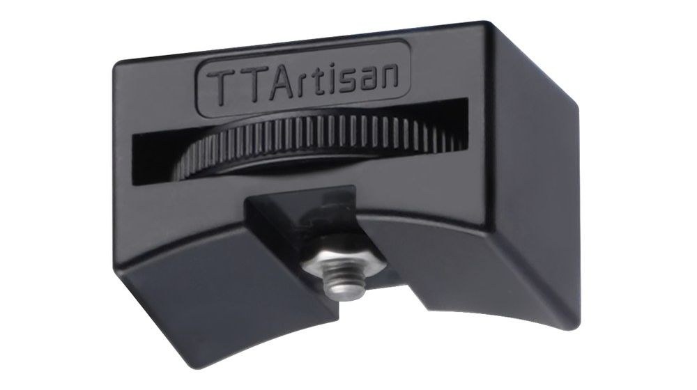 TTArtisan Macro 100mm F2.8 2x – Držák cold shoe v balení