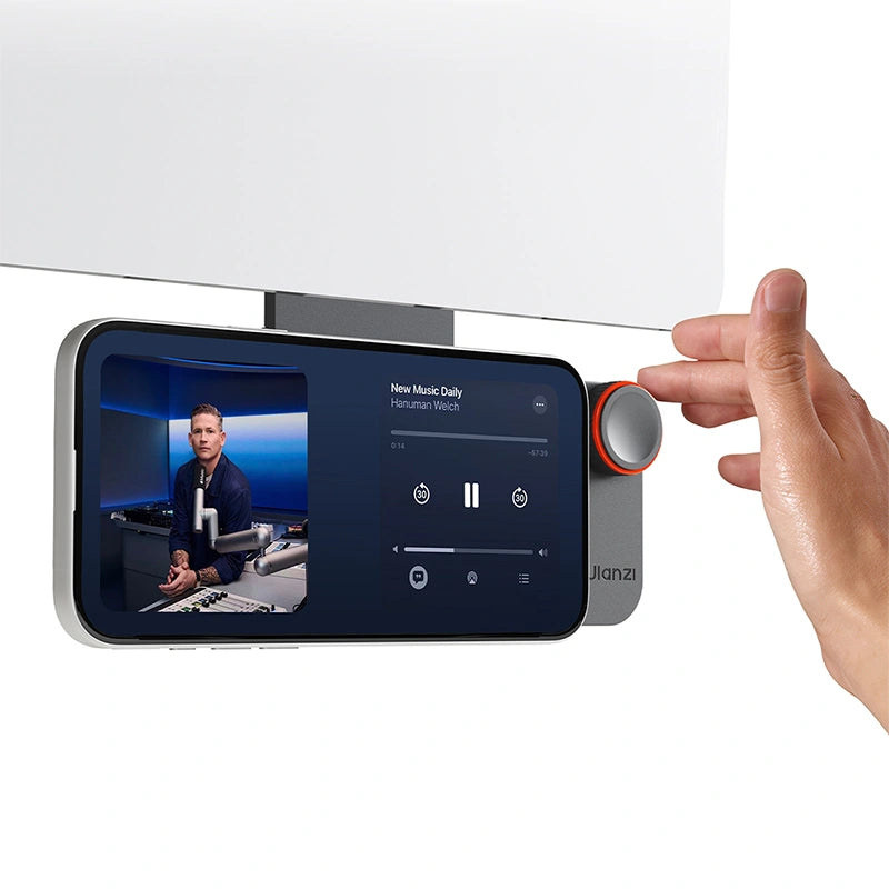 Ulanzi CW15 bezdrátová nabíječka Qi2 15 W pod monitor