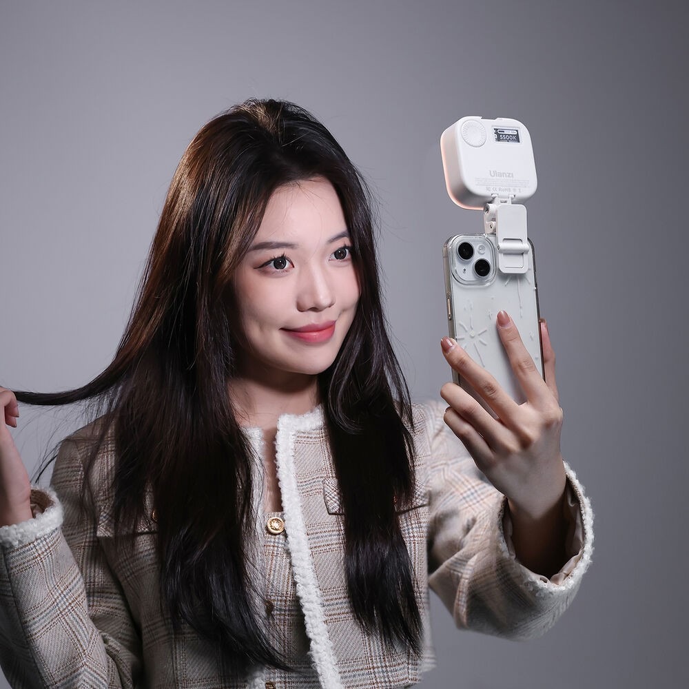 Ulanzi U60 RGB Pocket Light (White) – Vlogování a selfie